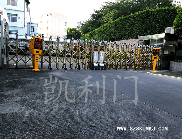 伸縮門配車牌識別